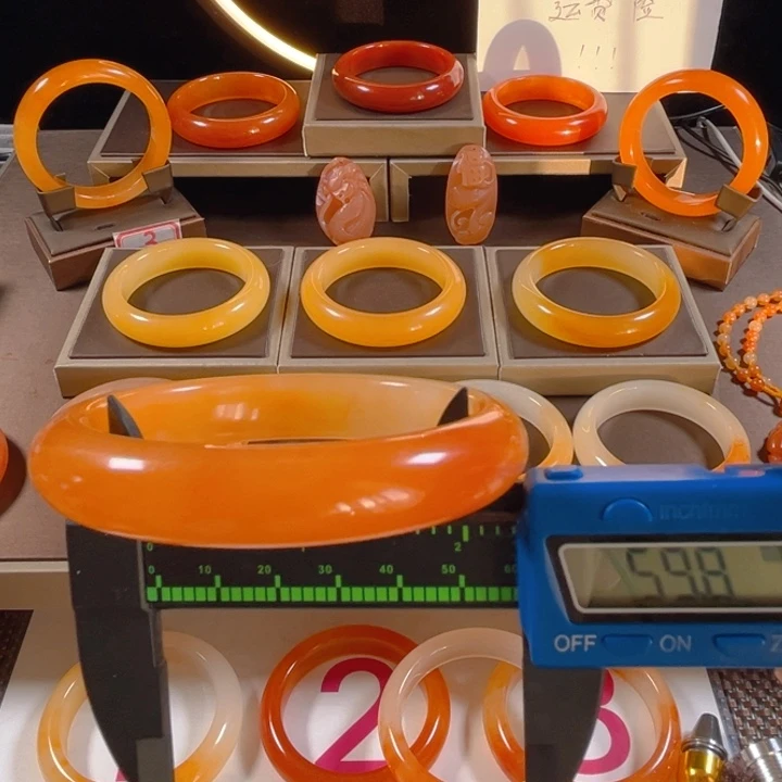 石英质玉（黄龙玉）未镶嵌手镯