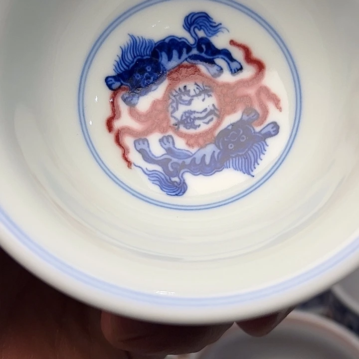 盖碗流**水青花釉里红双狮压手