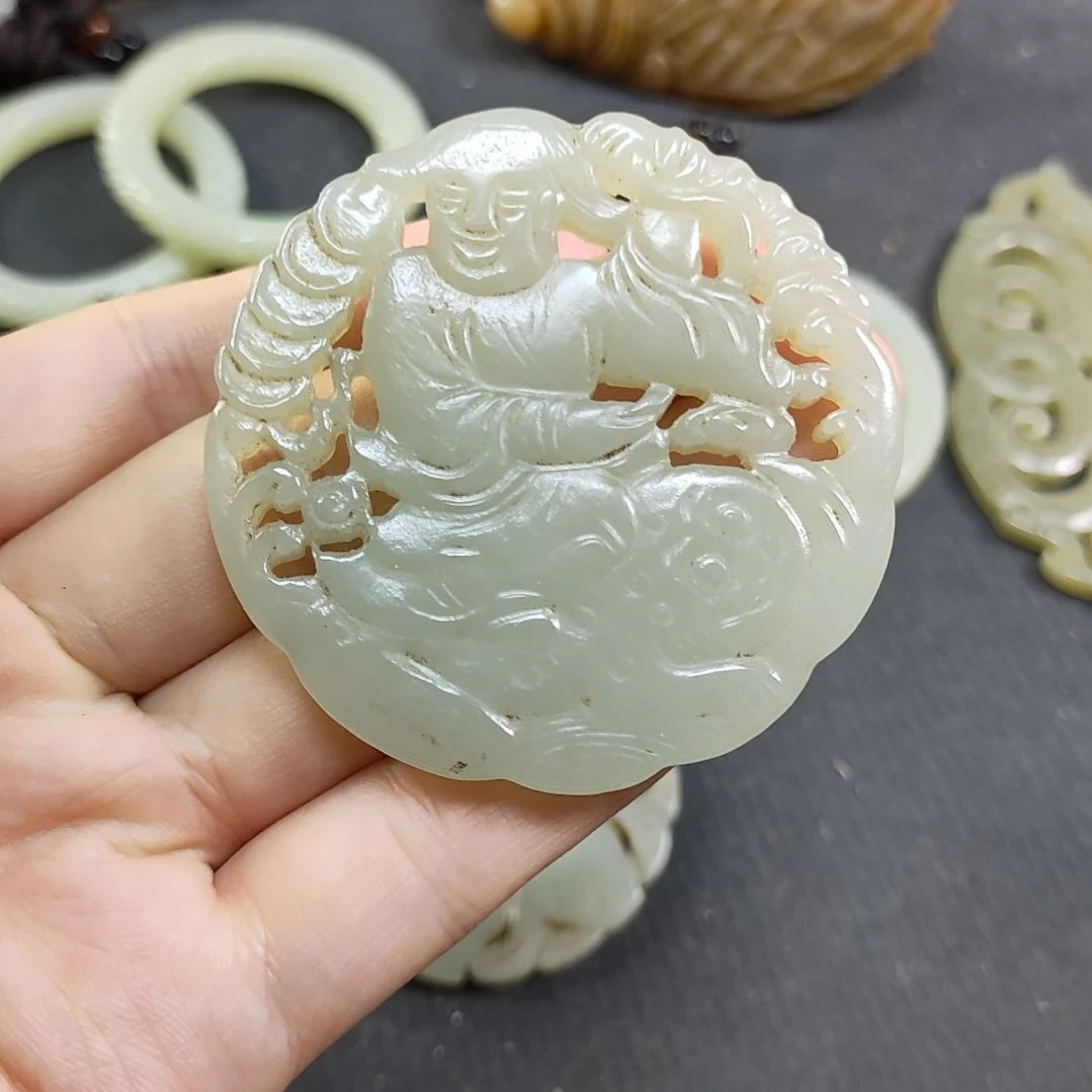 和田玉未镶嵌颈饰