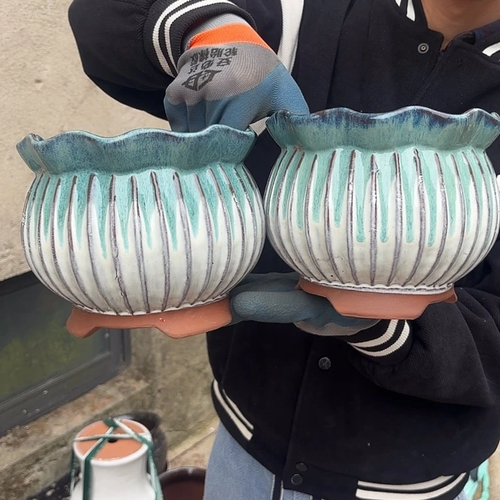 红陶绿白口径18高度15