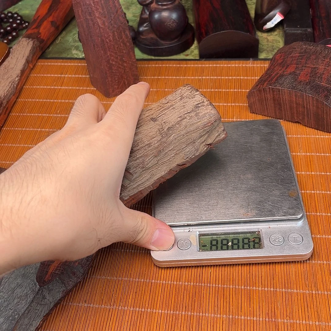 厚***生檀香紫檀（小叶紫檀）
