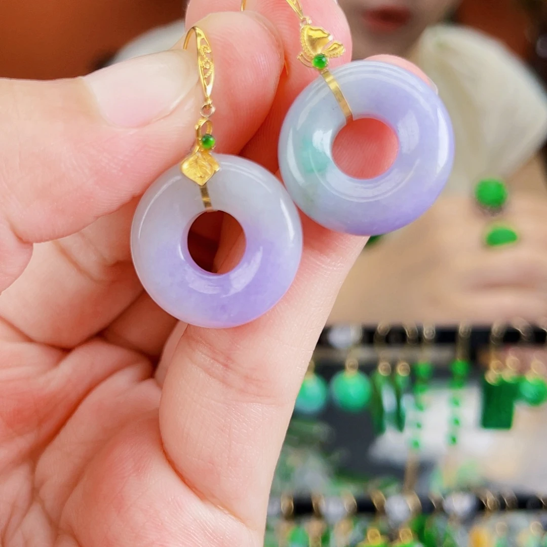 18K金镶嵌翡翠耳饰