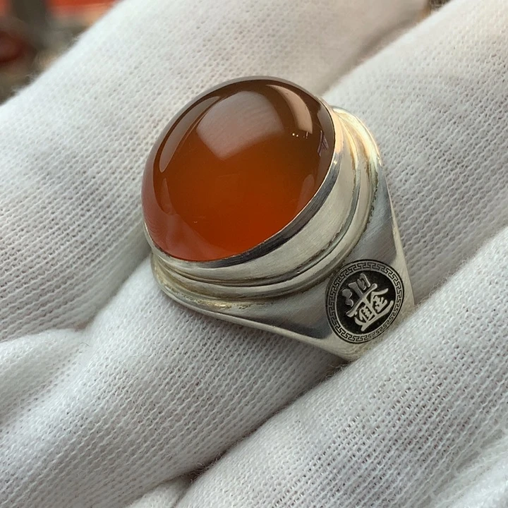 南红玛瑙戒指足银镶嵌