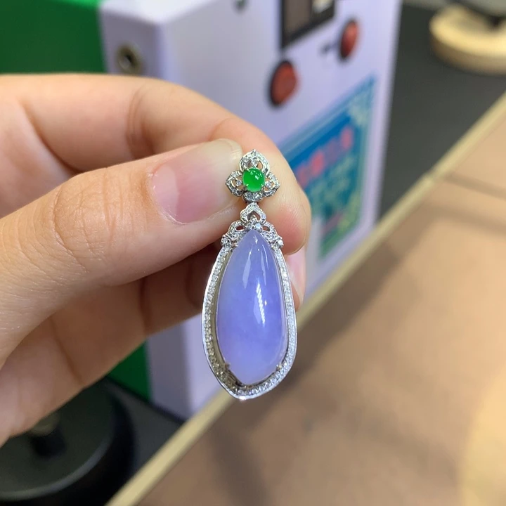 颈饰18K金镶嵌翡翠翡翠