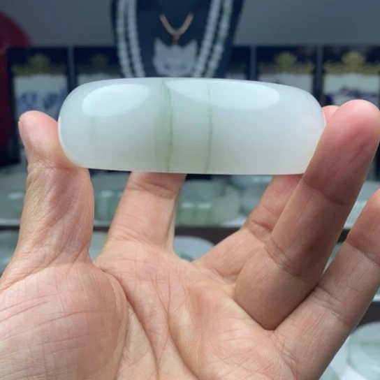 石英质玉（金丝玉）手镯未镶嵌z****?
