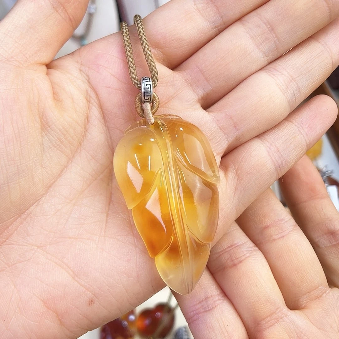 未镶嵌琥珀珠宝奇石