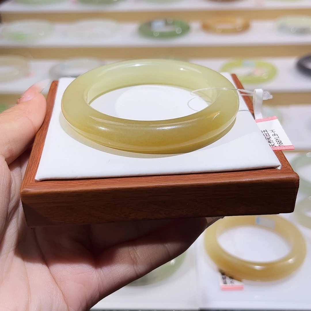 和田玉未镶嵌手镯黄口糖