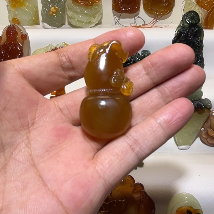 岫玉未镶嵌吊坠(赠链)