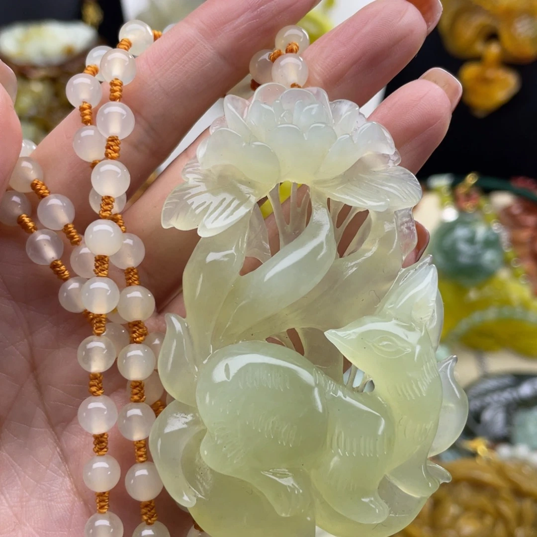 未镶嵌蛇纹石玉颈饰