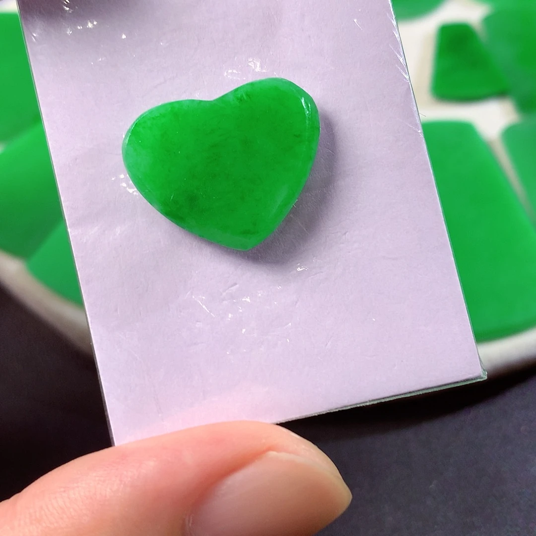 翡翠未镶嵌吊坠(不含链)买断价