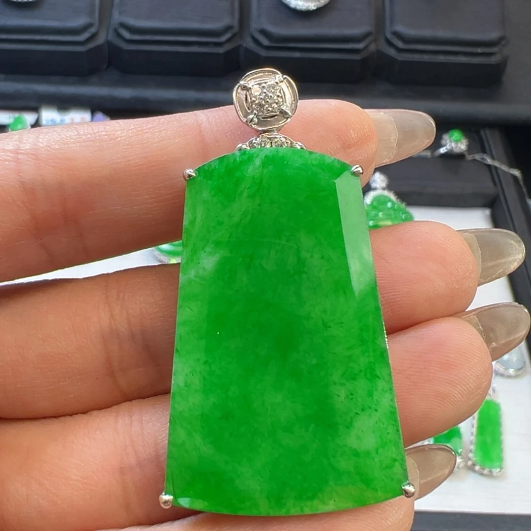 翡翠颈饰18K金镶嵌收货48小时鉴赏期