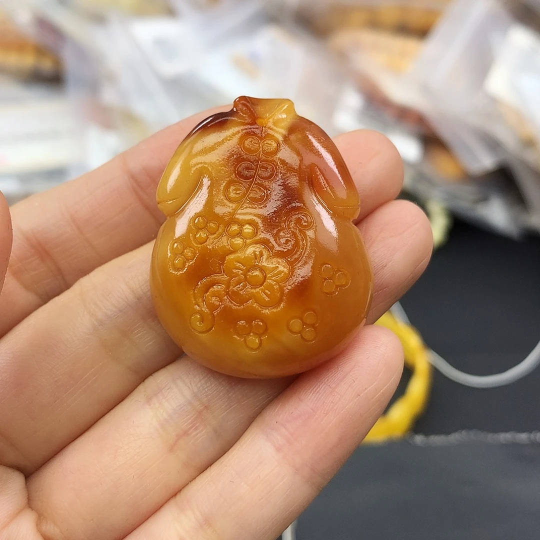 琥珀未镶嵌珠宝奇石