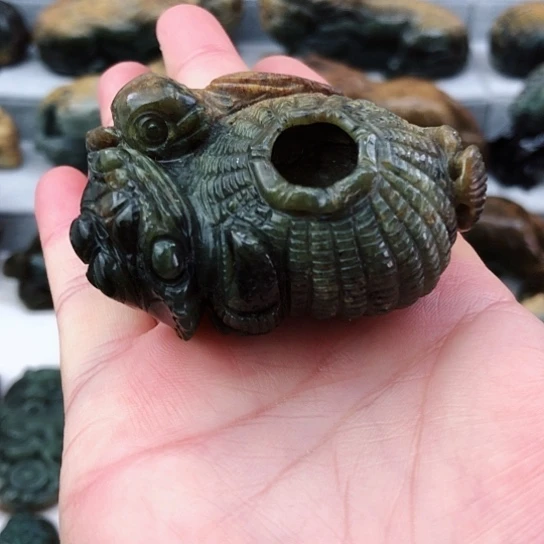 未镶嵌岫岩河磨玉（透闪石质玉）把件