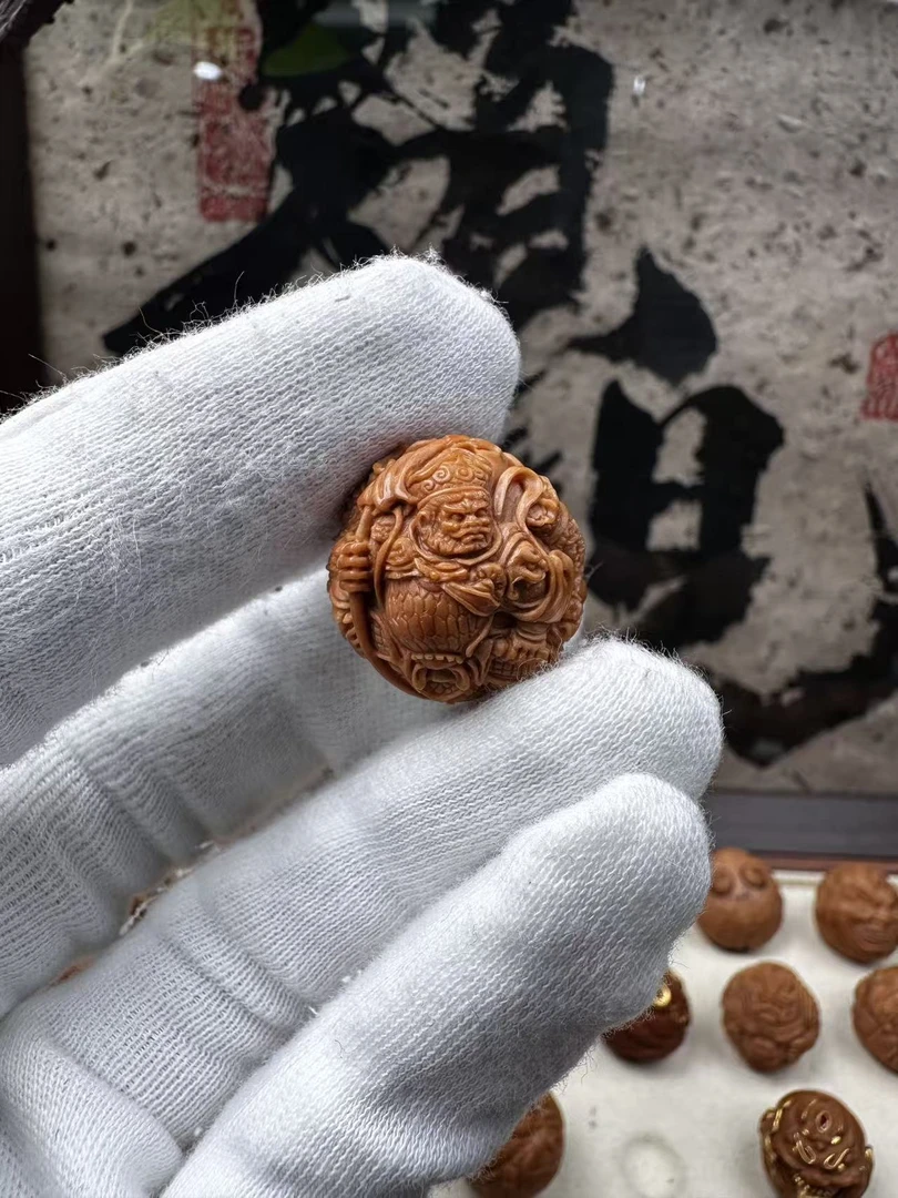 纯手工四大天王 尺寸20+猴头核桃雕刻