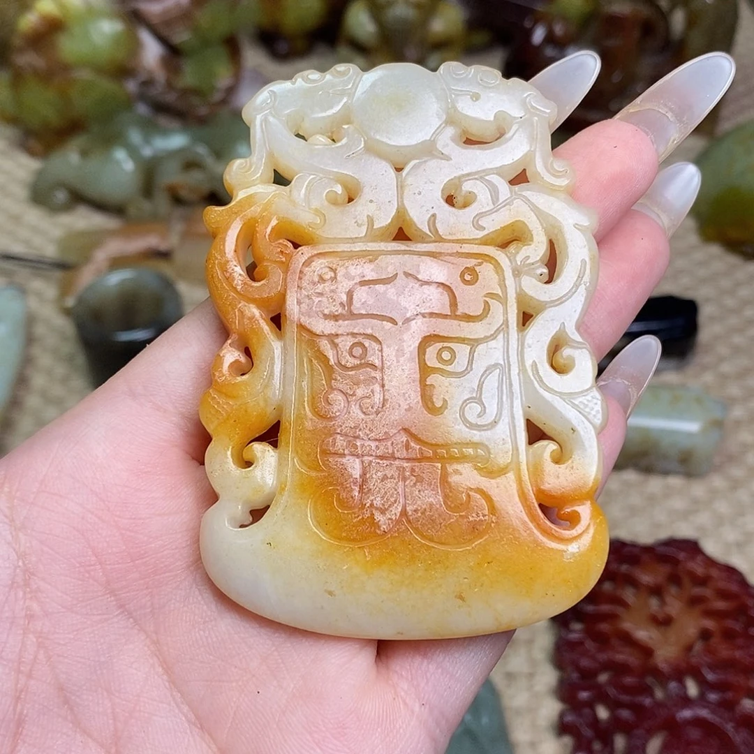 未镶嵌蛇纹石玉颈饰