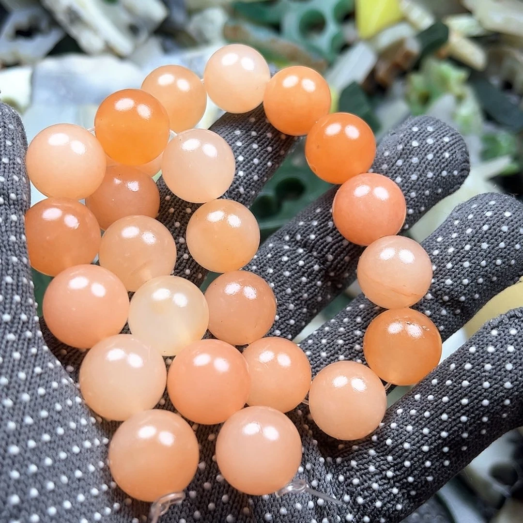 颈饰未镶嵌石英岩玉