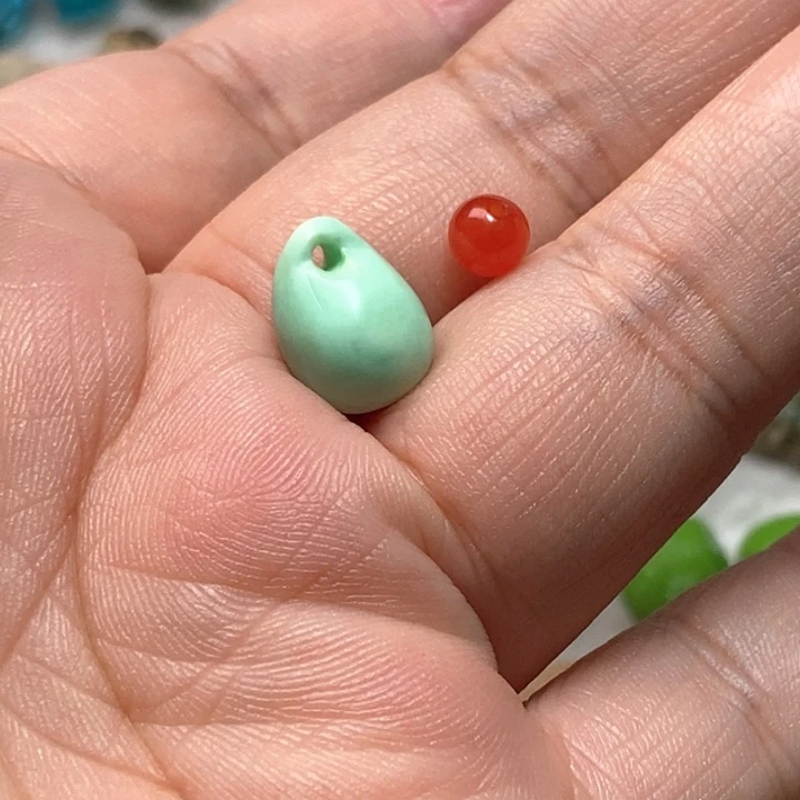 颈饰未镶嵌南红玛瑙