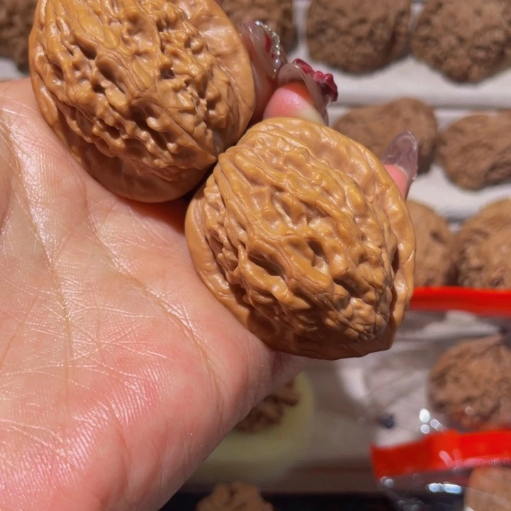 【闪购商品】文玩核桃吊坠人***人大红袍