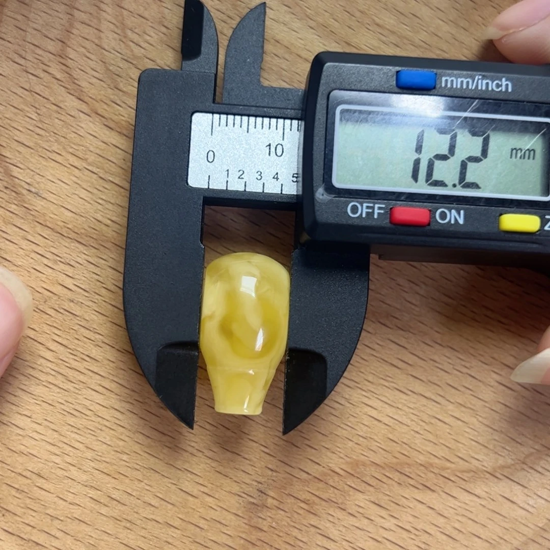 琥珀未镶嵌裸石三通