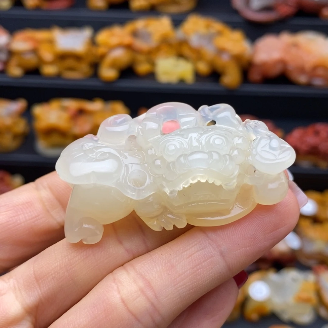 石英质玉（黄龙玉）未镶嵌颈饰