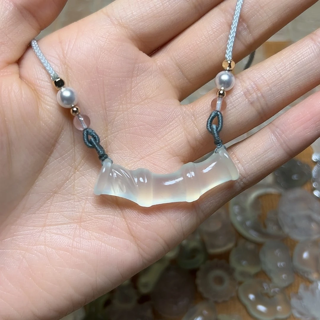 蛇纹石玉未镶嵌颈饰