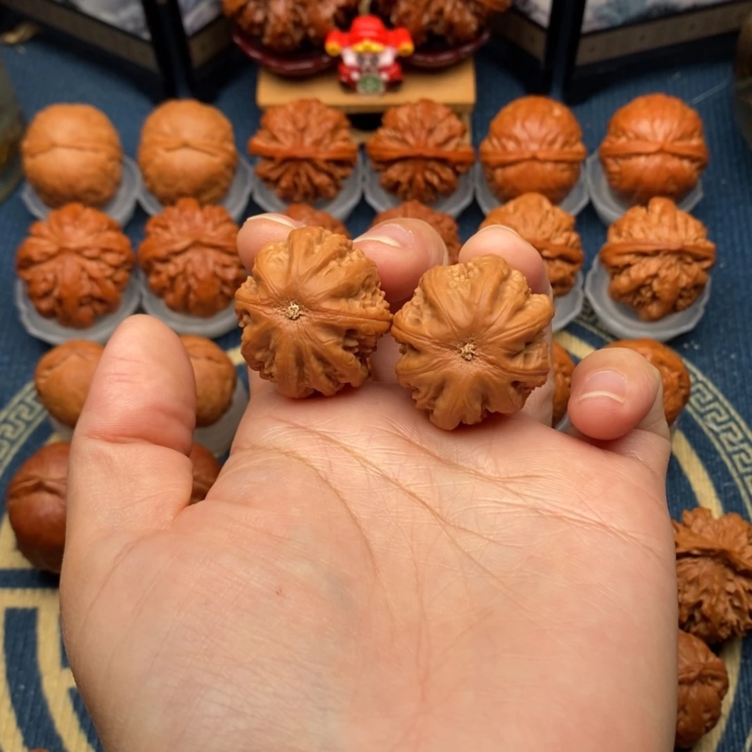 把件文玩核桃小赤龙