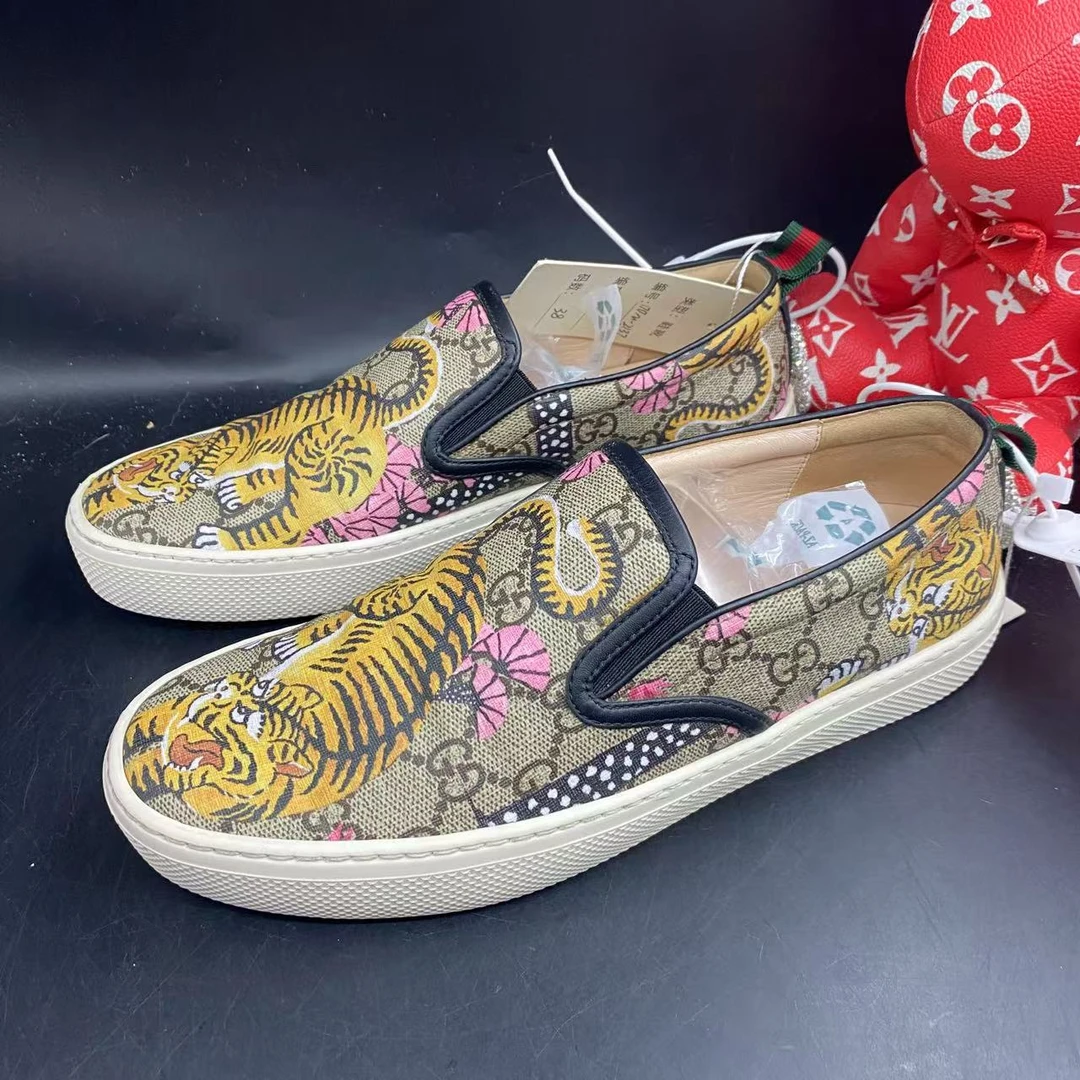 95新 GUCCI/古驰 小老虎粉植棕老花一脚蹬38欧码ddm2137