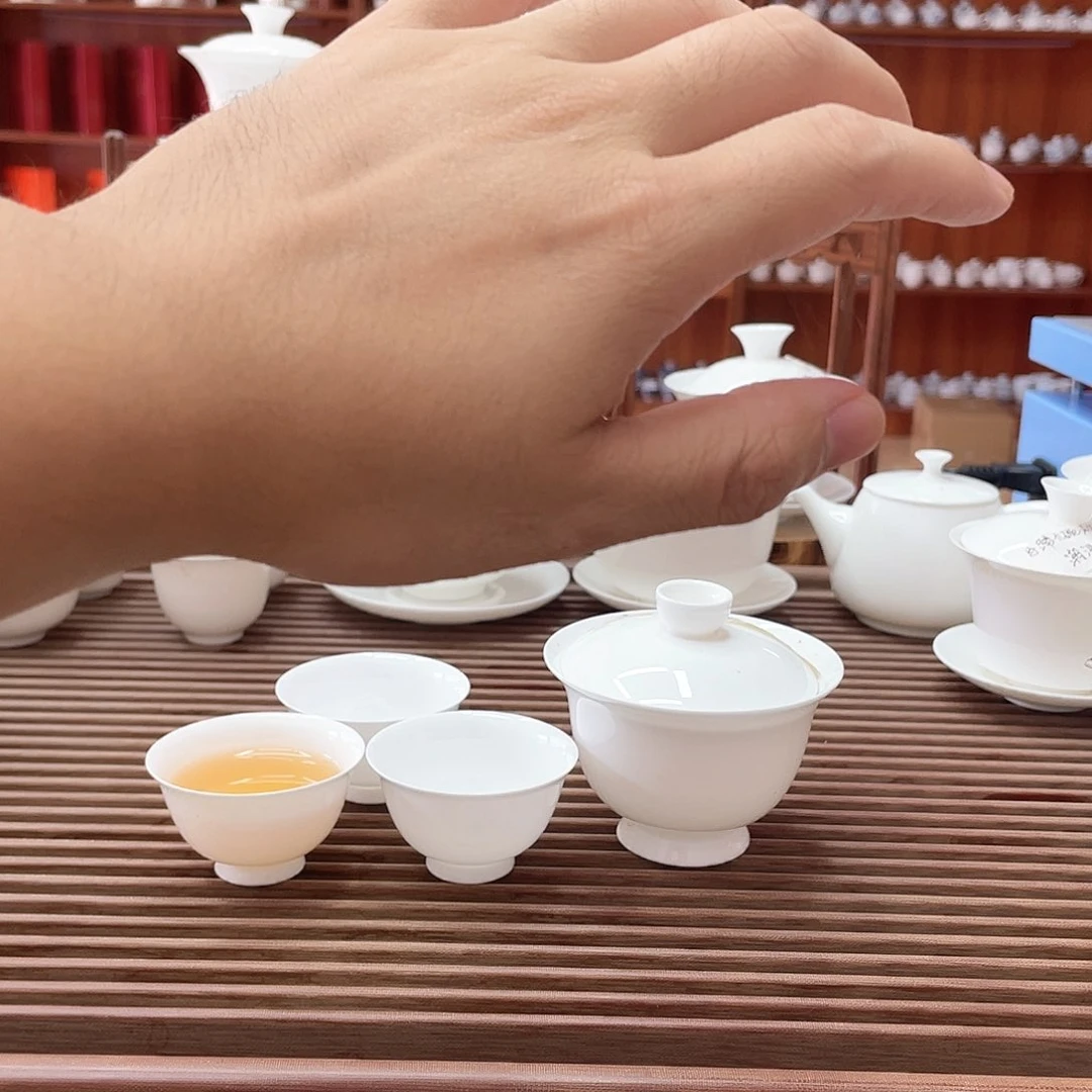 110高脚盖碗一个 3个高脚杯福利价