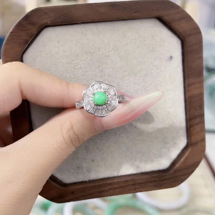 翡翠未镶嵌颈饰天然翡翠Ａ货