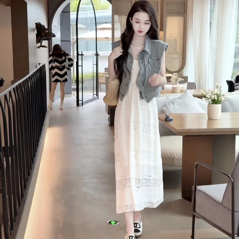 2025夏季女新款法式V领气质茶歇蕾丝吊带连衣裙搭牛仔马甲两件套