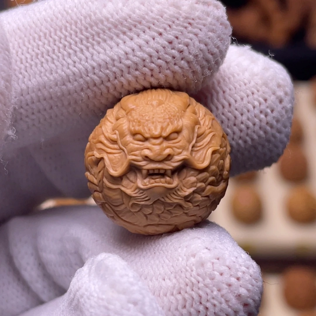 猴头核桃吊坠龙珠19.2 带个银钉介意勿拍！