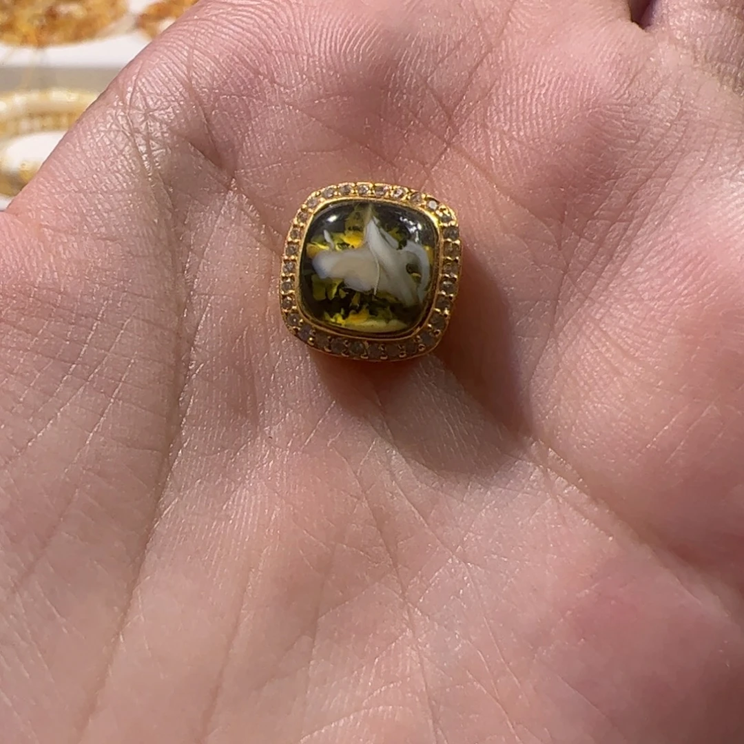 琥珀银S925镀金镶嵌颈饰瓷白贝云