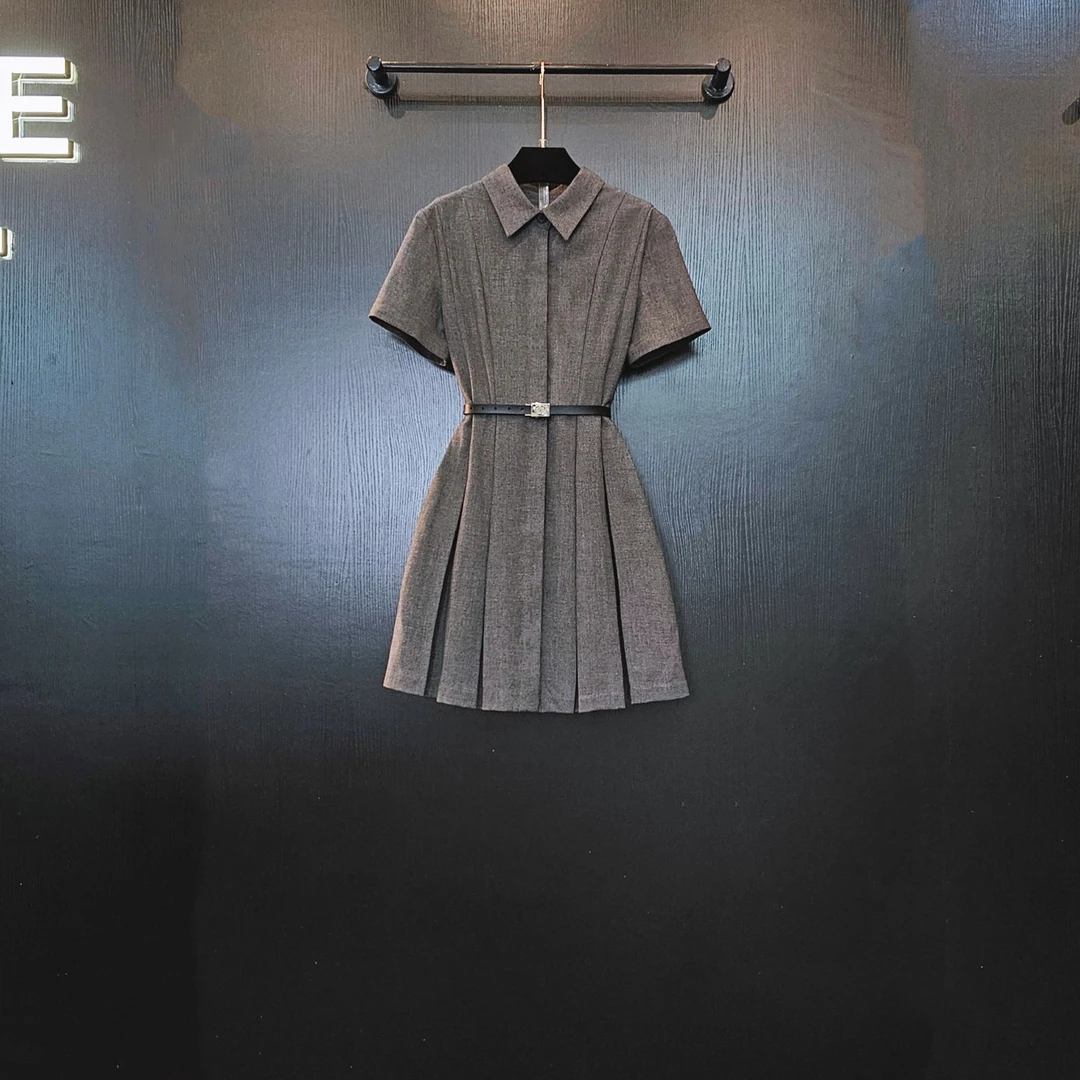 25夏季高定轻奢女神灰翻领简约高级收腰超显瘦短袖连衣裙·0985