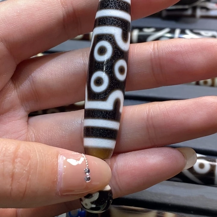 桑***结玛瑙/玉髓（覆膜）未镶嵌颈饰