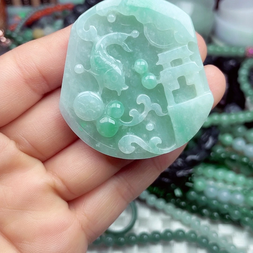 翡翠未镶嵌颈饰翡翠