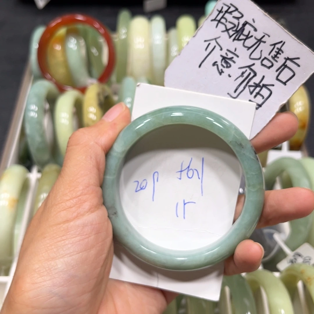 未镶嵌蛇纹石玉手镯