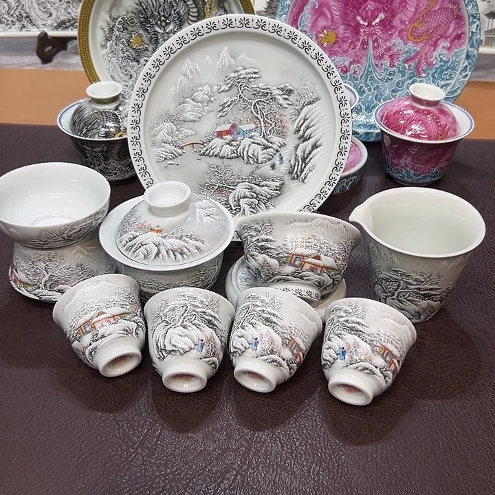 摆件景德镇陶瓷学院等多家单位建立合作伙伴和