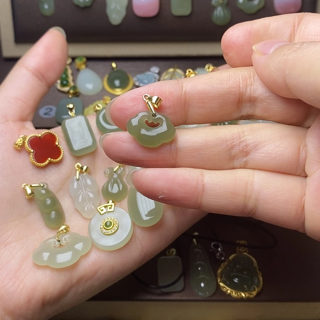 和田玉颈饰未镶嵌