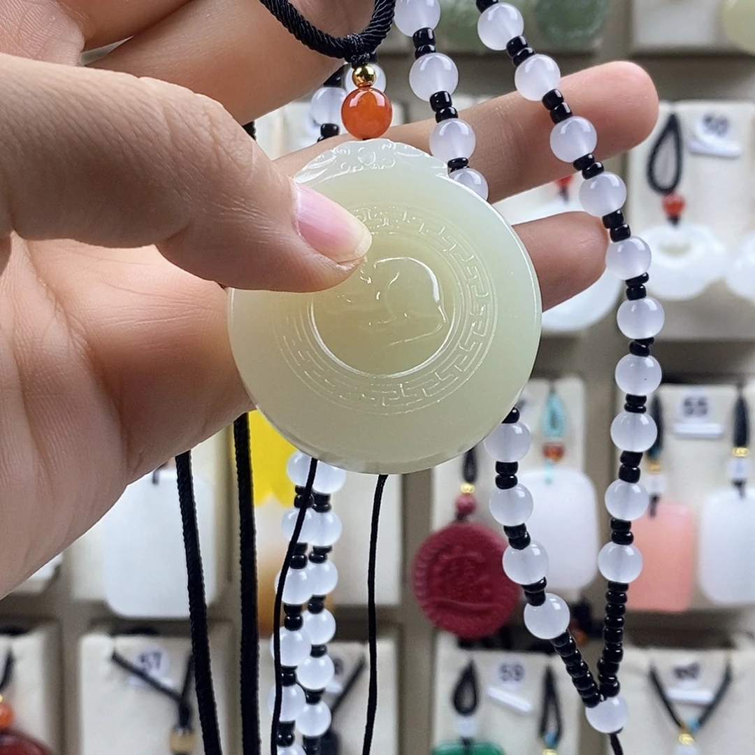 ****开颈饰未镶嵌石英质玉
