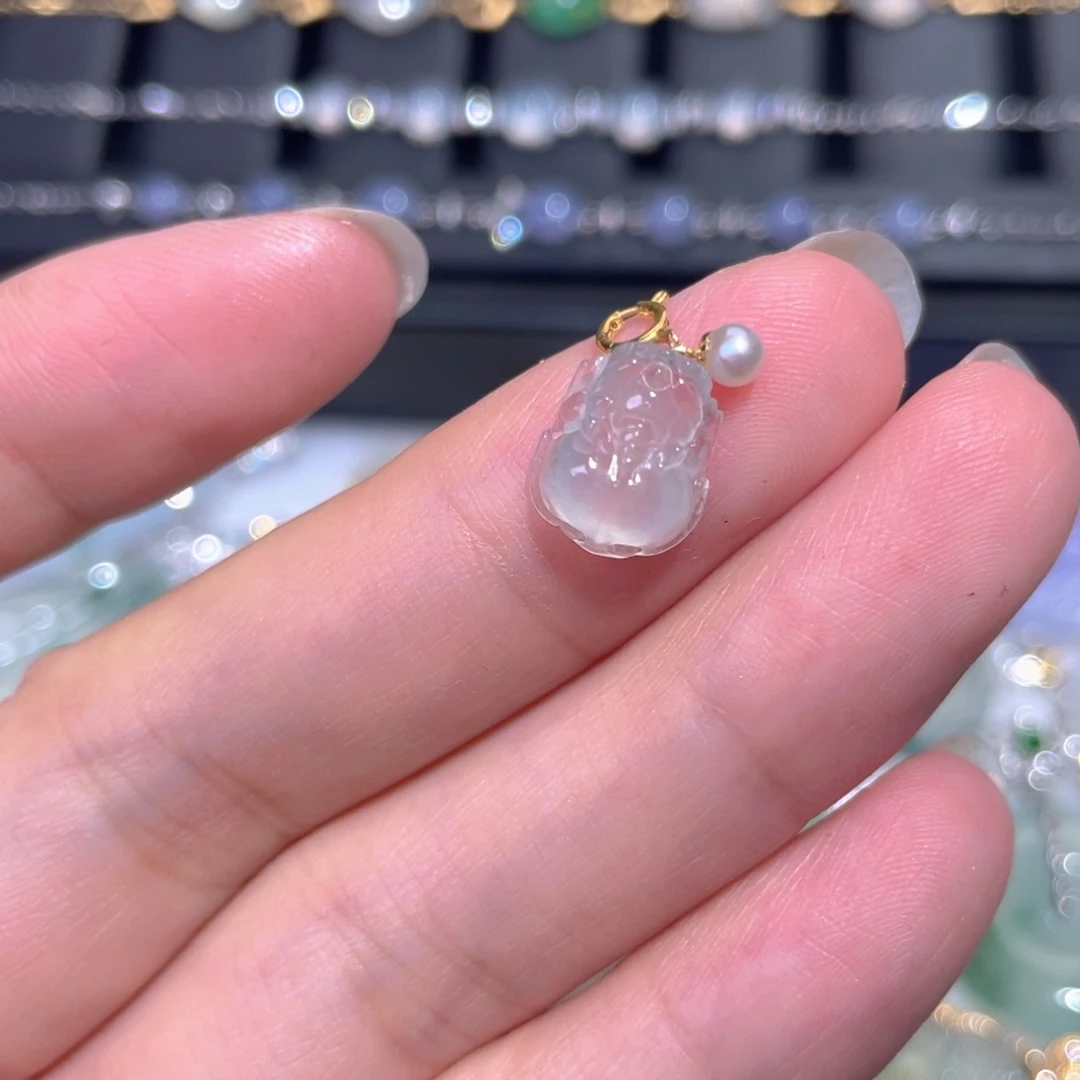 颈饰18K金镶嵌翡翠翡翠