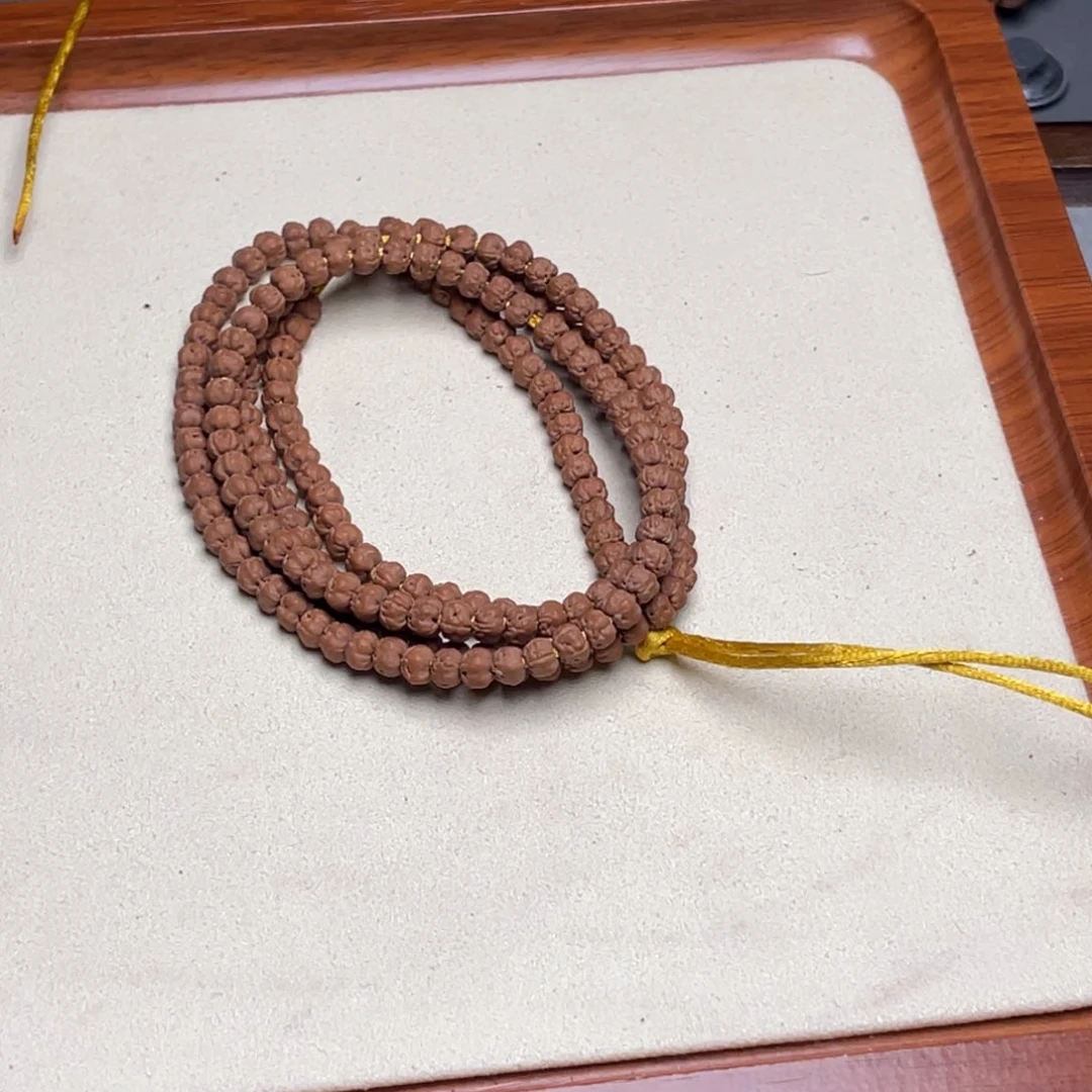 齐***呛金刚菩提吊坠飞碟佛手