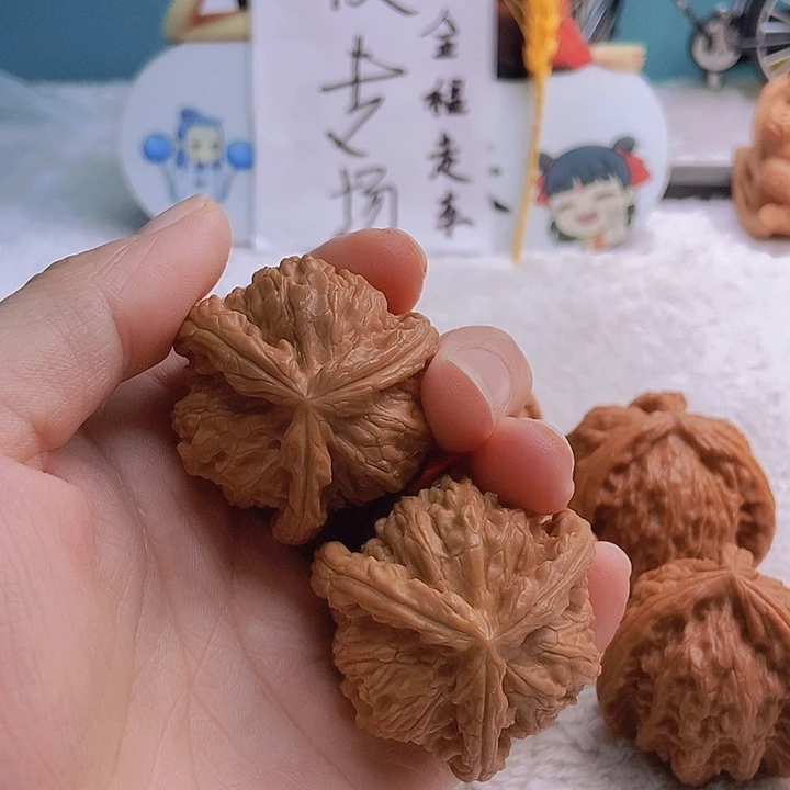 吊坠文玩核桃每***饼三棱