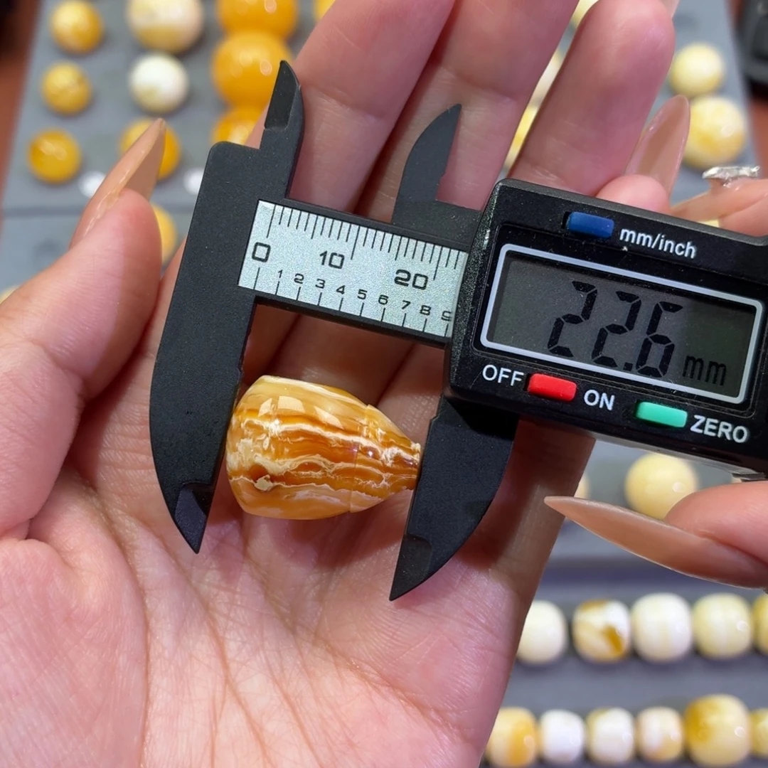 琥珀未镶嵌裸石三通