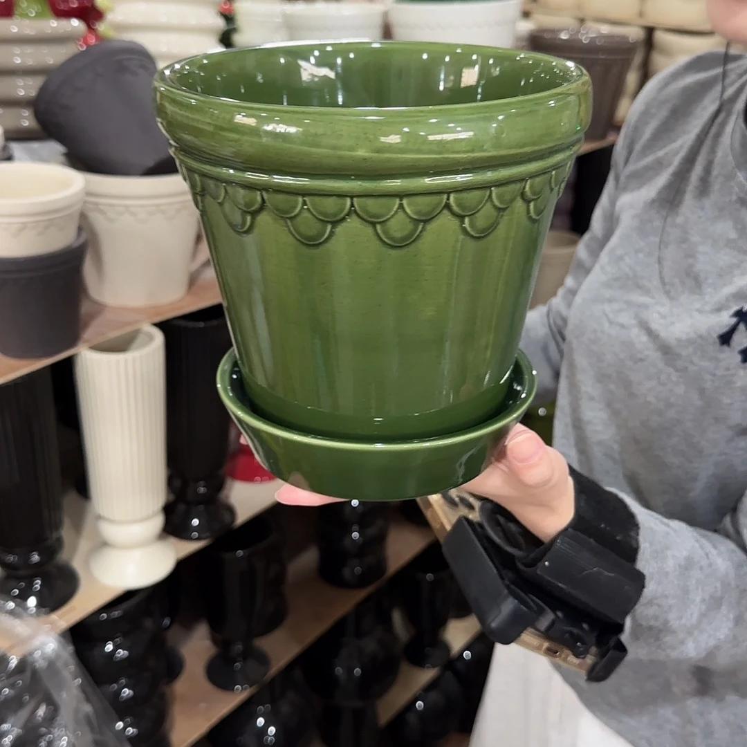 b2绿色带托花盆花盆花盆