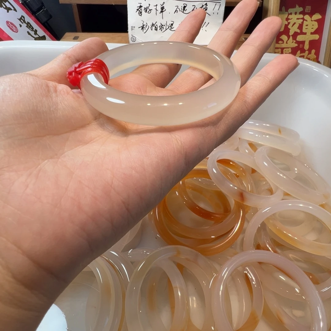 幸****玛瑙/玉髓手镯未镶嵌