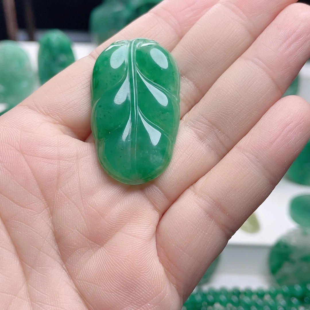 金***水石英质玉未镶嵌手链