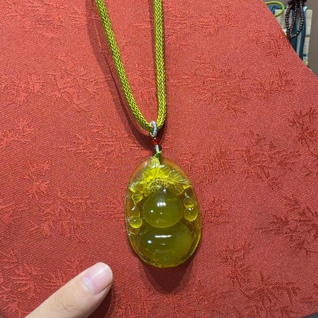 晴***蓝蛇纹石玉未镶嵌颈饰
