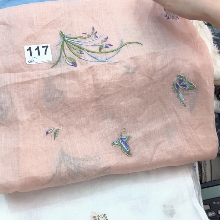 麻117粉色纯苎麻绣花0.8，有空白