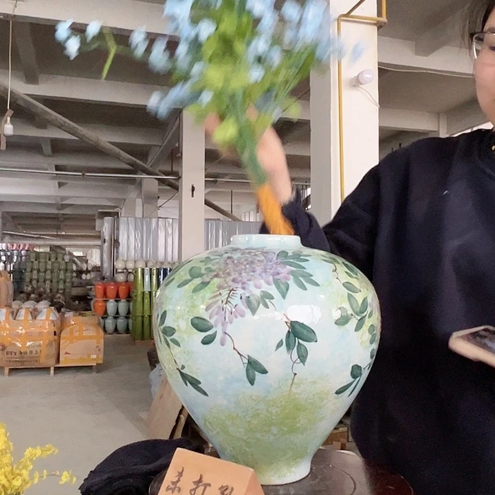 景德镇陶瓷花瓶工厂