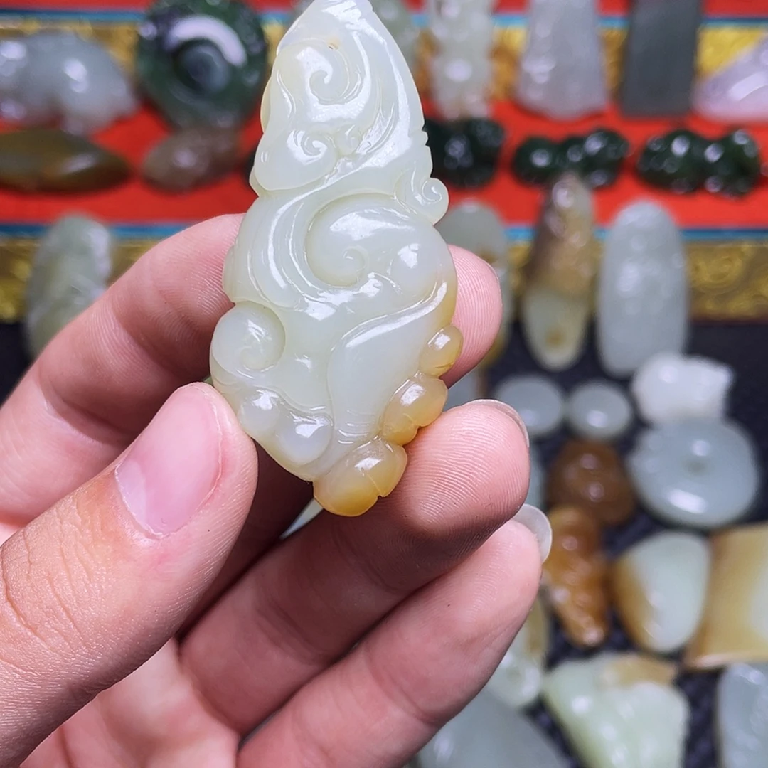 和田玉未镶嵌颈饰